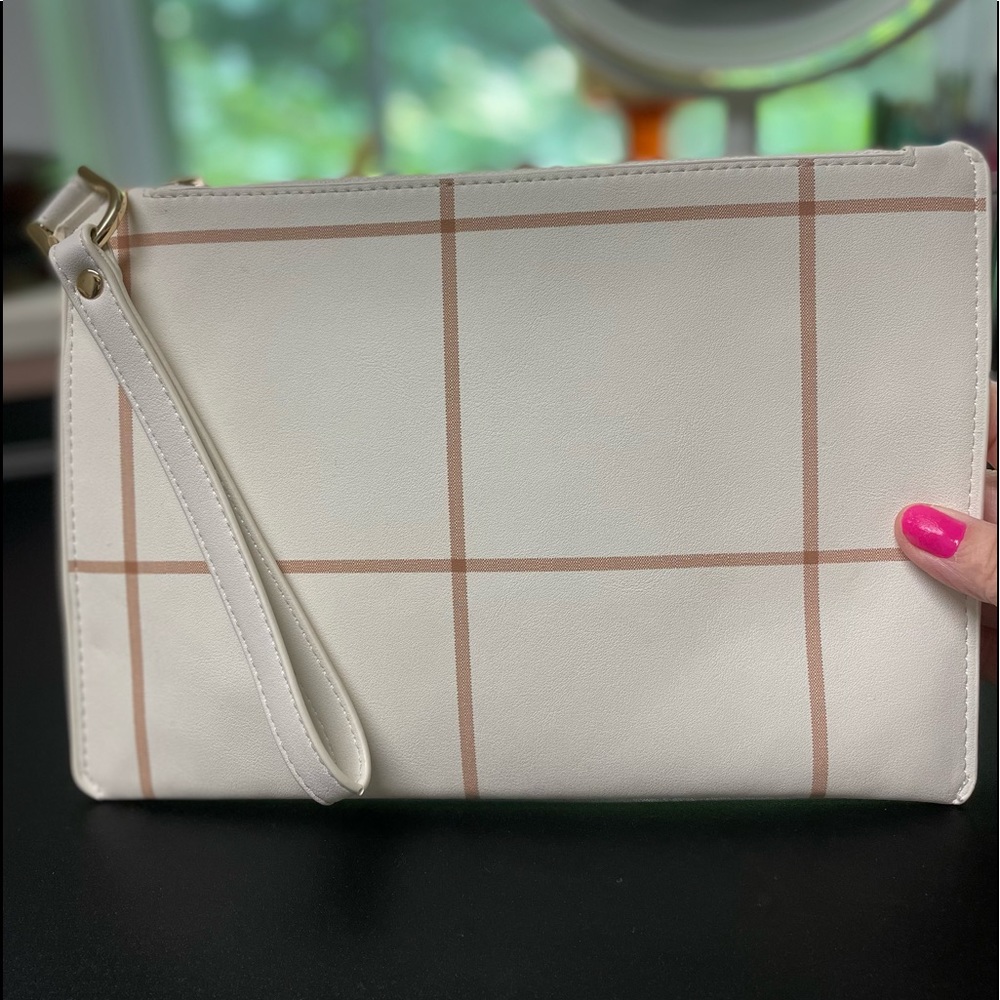 Large flat wristlet from Target - Picture 3 of 6